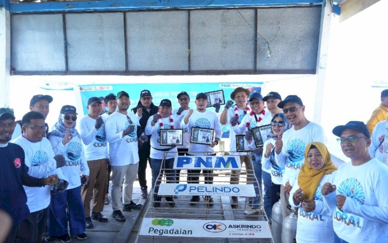 PEDULI. Pelabuhan Indonesia (Persero) Regional 4 melaksanakan kegiatan konservasi terumbu karang bertema 'Merdeka Karangku, Lestari Lautku' di Pulau Barrang Lompo, Kota Makassar, Selasa (12/8/2025). foto: istimewa