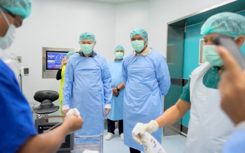 PERESMIAN. Bupati Bantaeng, M Fatul Fauzy Nurdin, menghadiri peresmian penggunaan Laser Hemorrhoidoplasty (LHP) untuk penanganan wasir di RSUD Prof Dr HM Anwar Makkkatutu Bantaeng, Jumat (29/8/2025). foto: istimewa