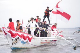 HUT Kemerdekaan RI Ke-80, Uji Nurdin Pimpin Parade 80 Perahu Nelayan