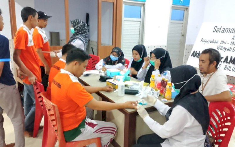 SOSIALISASI. Dinas Kesehatan Bulukumba bekerja sama dengan Lapas Kelas IIA Bulukumba menyelenggarakan kegiatan sosialisasi dan skrining massal penyakit Tuberkulosis (TBC) dan Infeksi Laten TBC (ILTB) di Ruang Pertemuan Lapas Bulukumba, Rabu-Kamis (6-7/8/2025). foto: istimewa