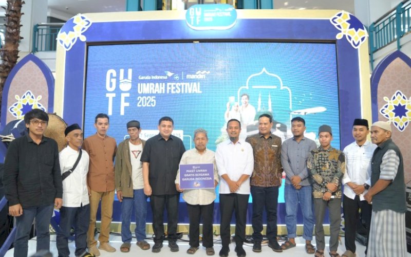 GUTF. Kota Makassar Munafri Arifuddin bersama Gubernur Sulsel Andi Sudirman Sulaiman menghadiri pembukaan Garuda Indonesia Umrah Travel Festival (GUTF) 2025 di Mal Ratu Indah (MaRI) Makassar, Jumat (5/9/2025). foto: istimewa