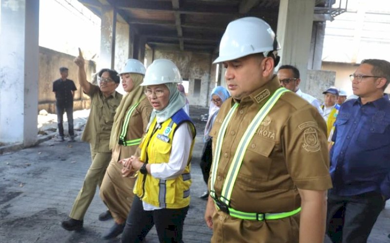 KUNJUNGAN. Dirjen Cipta Karya Kementerian PU Dewi Chomistriana didampingi Wali Kota Makassar Munafri Arifuddin dan Ketua DPRD Makassar Supratman melakukan kunjungan kerja ke lokasi gedung di Jl AP Pettarani, Kota Makassar, Selasa (16/9/2025). foto: istimewa