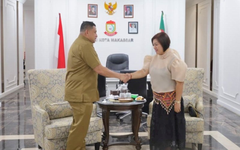 PERTEMUAN. Wali Kota Makassar Munafri Arifuddin menerima kunjungan silaturahmi Konsulat Jenderal Filipina Marry Jennifer Dominggo Dingal di Balai Kota Makassar, Senin (8/9/2025). foto: istimewa