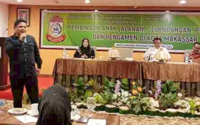 SOSIALISASI. DPRD Kota Makassar bersama Pemerintah Kota menggelar sosialisasi Peraturan Daerah (Perda) Kota Makassar Nomor 2 Tahun 2008 tentang Pembinaan Anak Jalanan, Gelandangan, Pengemis, dan Pengamen di Hotel Almadera Makassar. foto: istimewa