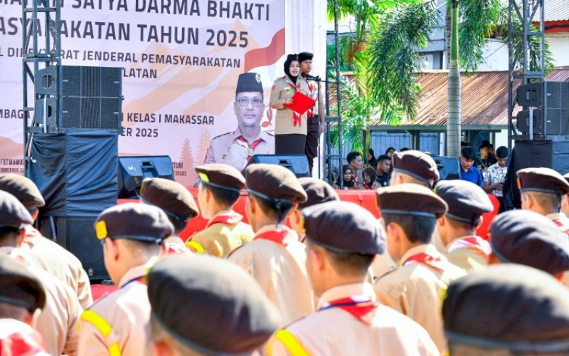 PRAMUKA. Wakil Gubernur Sulsel, Fatmawati Rusdi, membuka Perkemahan Satya Dharma Bhakti Pemasyarakatan se-Sulsel yang dibuka di Lapas Kelas I Makassar, Kamis (18/9/2025). foto: istimewa