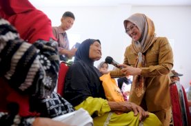 Bupati Gowa Distribusikan Kartu PKH dan Sembako untuk Warga di Lima Kecamatan