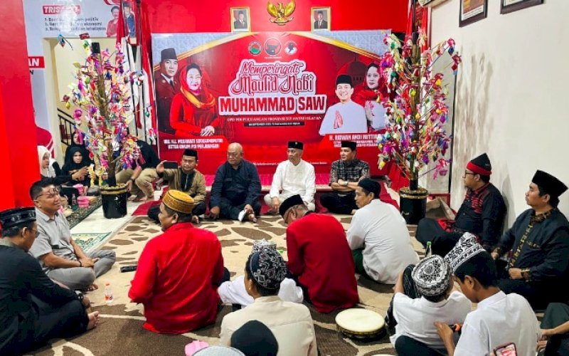 MMAULID. DPD PDI Perjuangan Sulsel menggelar peringatan Maulid Nabi Muhammad SAW di Sekretariat Jl Gunung Bawakaraeng, Kota Makassar, Minggu (28/9/2025). foto: istimewa