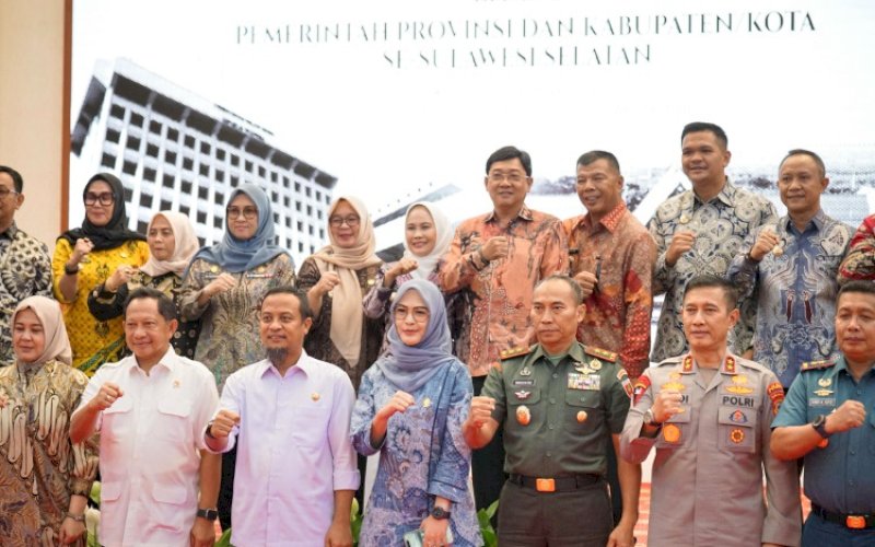 PENGARAHAN. Bupati Bantaeng M Fathul Fauzy Nurdin menghadiri Rapat Pengarahan Mendagri Tito Karnavian, kepada Pemerintah Provinsi dan Pemerintah Kabupaten/Kota se-Sulsel, di Aula Asta Cita Rumah Jabatan Gubernur Sulsel, Kamis (11/9/2025). foto: istimewa