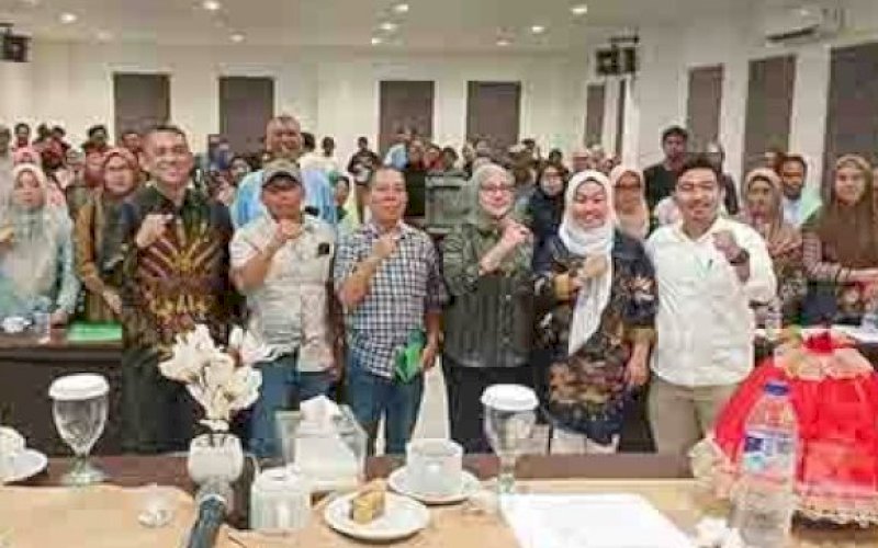 SOSIALISASI. Sosialisasi Peraturan Daerah (Perda) Kota Makassar Nomor 1 Tahun 2024 tentang Pajak Daerah dan Retribusi Daerah digelar di Hotel Grand Imawan Makassar, Kamis (24/4/2025). fotoL istimewa 
