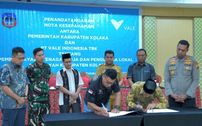 KERJA SAMA. PT Vale Indonesia Tbk melakukan penandatanganan nota kesepahaman dengan Pemkab Kolaka tentang Pemberdayaan Tenaga Kerja dan Pengusaha Lokal di wilayah Kabupaten Kolaka di salah satu hotel di Kolaka, Selasa (16/9/2025). foto: istimewa