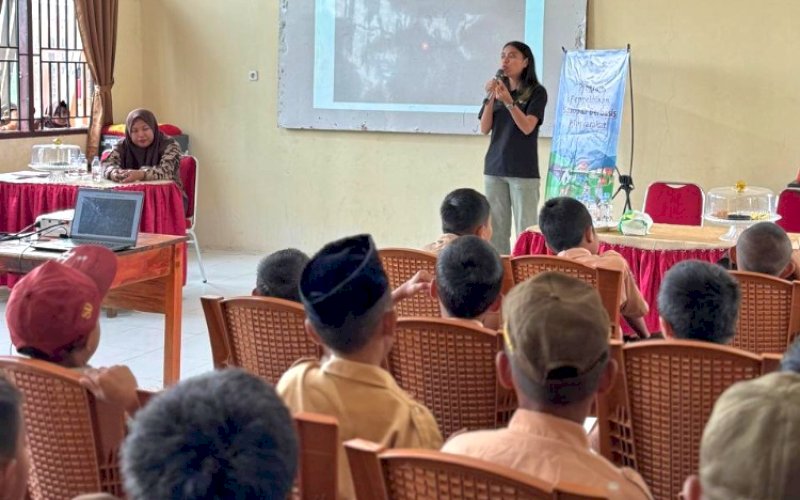 SOSIALISASI. PT Vale Indonesia Tbk (PT Vale) Indonesia Growth Project (IGP) Morowali melalui program Pengelolaan Sampah Berbasis Masyarakat menyelenggarakan program bertajuk 'Murid Cinta Lingkungan: Kelola Sampah dengan Bijak' ditujukan siswa-siswi Sekolah Dasar (SD) di 13 (tiga belas) Desa binaan PT Vale. foto: istimewa