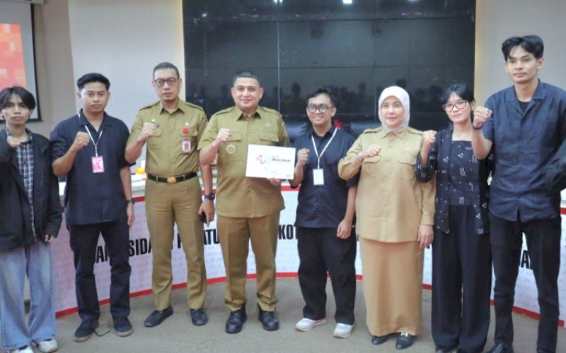 PEMENANG. Pemkot Makassar menetapkan pemenang Lomba Desain Logo HUT Kota Makassar Ke-418 di Balai Kota Makassar, Senin (20/10/2025). foto: istimewa