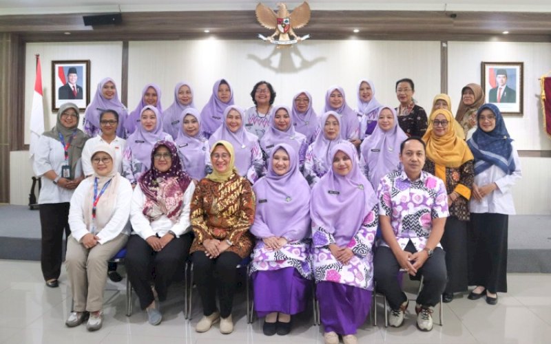 KUNJUNGAN. Pokja Bunda PAUD Kota Makassar melaksanakan kegiatan best practice di Daerah Istimewa Yogyakarta sebagai upaya memperkuat implementasi PAUD Holistik Integratif (HI) dan Inklusif di Kantor Pokja Bunda PAUD Yogyakarta, Rabu (22/10/2025). foto: istimewa