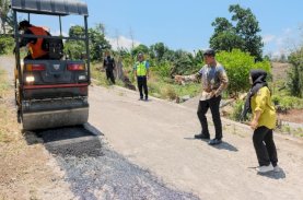 Uji Nurdin Tinjau Langsung Perbaikan Jalanan di Sinoa