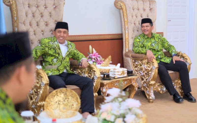 PERTEMUAN. Bupati Bantaeng M Fathul Fauzy Nurdin yang dilantik sebagai Ketua PD DMI Kabupaten Bantaeng masa bakti 2025-2030 bertemu Ketua DMI Provinsi Sulsel Andi Muhammad Bau Sawa Mappanyukki di Rumah Jabatan Bupati Bantaeng, Selasa (11/11/2025). foto: istimewa