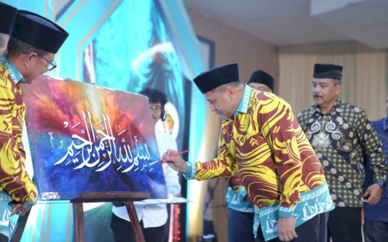 PEMBUKAAN. Wali Kota Makassar, Munafri Arifuddin, resmi membuka ajang kompetisi Musabaqah Tilawatil Qur'an (MTQ) Tingkat Kota Makassar 2025 di Gedung Lestari 45 Makassar, Kamis (20/11/2025). foto: istimewa
