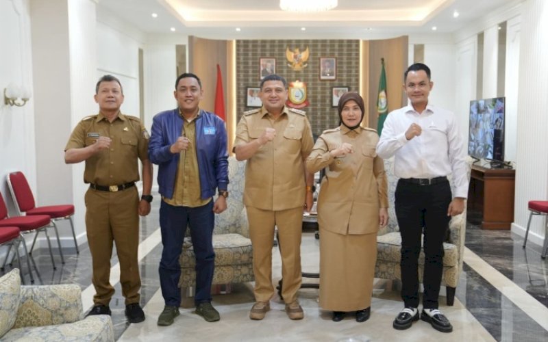 PERTEMUAN. Fraksi Partai Demokrat DPRD Kota Makassar menemui Wali Kota Makassar, Munafri Arifuddin, di Balai Kota Makassar, Selasa (18/11/2025). foto: istimewa
