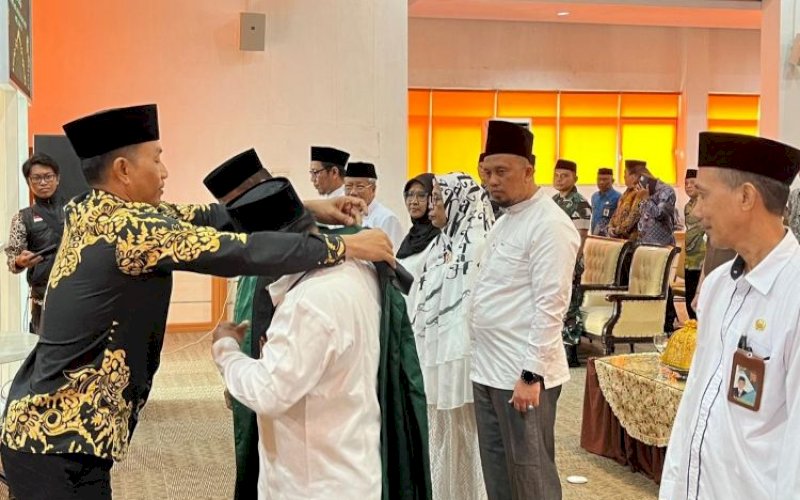 PEMBUKAAN. Asisten I Bidang Pemerintahan dan Kesejahteraan Rakyat Pemkot Parepare, Dede Harirustaman, membuka STQH XXXIV di Auditorium BJ Habibie Kota Parepare, Kamis (30/1/2025). foto: istimewa