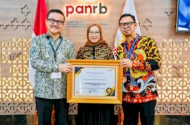 Sekda Sulsel Terima Penghargaan OPSI Kementerian PANRB