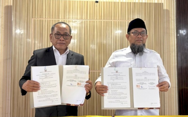 PKS. Kepala Dinas Perpustakaan dan Kearsipan Provinsi Sulsel Muhammad Ichsan Mustari bersama Kepala Dinas Pendidikan Provinsi Sulsel Iqbal Nadjamuddin melakukan Penandatanganan Perjanjian Kerja Sama (PKS) tersebut, berlangsung di Ballroom Andalan Dispusarsip Provinsi Sulsel, Rabu (21/1/2026). foto: iistimewa