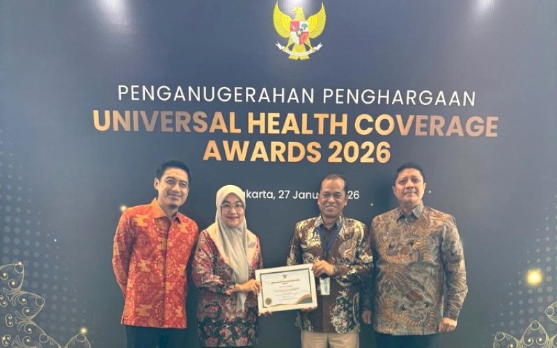 UHC AWARDS. Pemkot Makassar meraih Penghargaan Universal Health Coverage (UHC) Awards 2026 dari pemerintah pusat di Ballroom JIEXPO Kemayoran, Jakarta Utara, Selasa (27/1/2026). foto: istimewa
