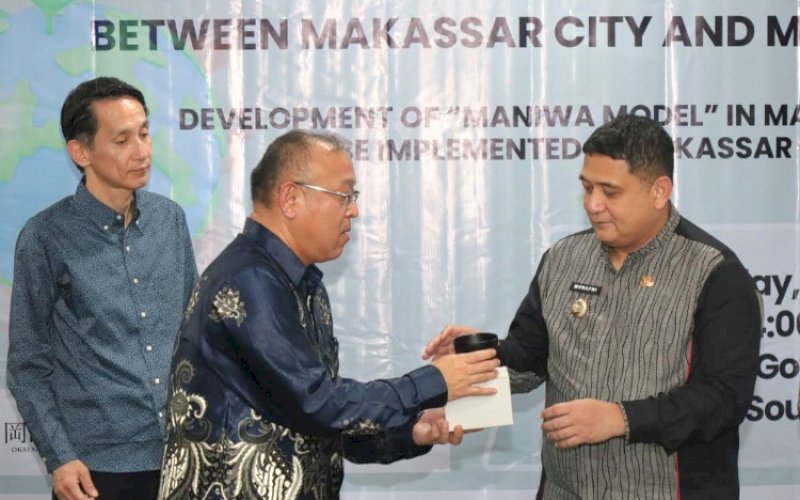 CITY TO CITY. Wali Kota Makassar, Munafri Arifuddin, bersama perwakilan Jepang pada peresmian kolaborasi internasional City to City antara Kota Makassar (Sulsel, Indonesia) dan Kota Maniwa, Jepang bertajuk 'Development of Maniwa Model in Maniwa City to be Implemented in Makassar City' di Makassar Governement Center (MGC), Jumat (13/2/2026). foto: istimewa