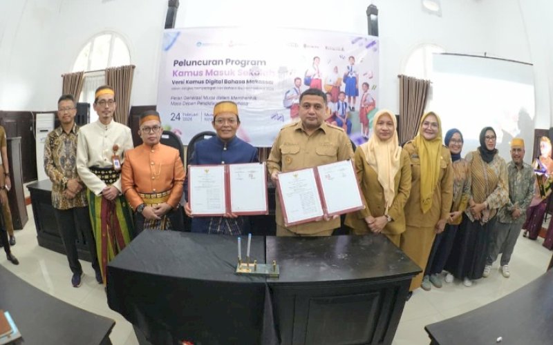 PELUNCURAN. Wali Kota Makassar, Munafri Arifuddin, resmi meluncurkan Program Kamus Masuk Sekolah versi Kamus Digital Bahasa Makassar, Selasa (24/2/2026). foto: istimewa