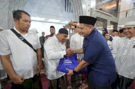 Safari Ramadan 2026, Munafri Arifuddin Serahkan Paket Pangan untuk Duafa di Tamalanrea