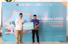 BSI Berbagi Sembako Ramadan di Masjid Agung Syekh Yusuf