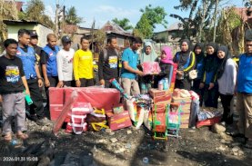 Dinsos Bulukumba Serahkan Bantuan kepada Korban Kebakaran di Kasimpureng