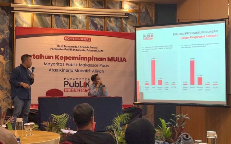 PAPARAN SURVEI. Lembaga survei Parameter Publik Indonesia (PPI) menyampaikan hasil riset tingkat kepuasan masyarakat terhadap kinerja Pemkot Makassar yang dipimpin Wali Kota Makassar Munafri Arifuddin dan Wakil Wali Kota Makassar Aliyah Mustika Ilham (Mulia) di Hotel Mercure Makassar, Kamis (19/2/2026). foto: istimewa