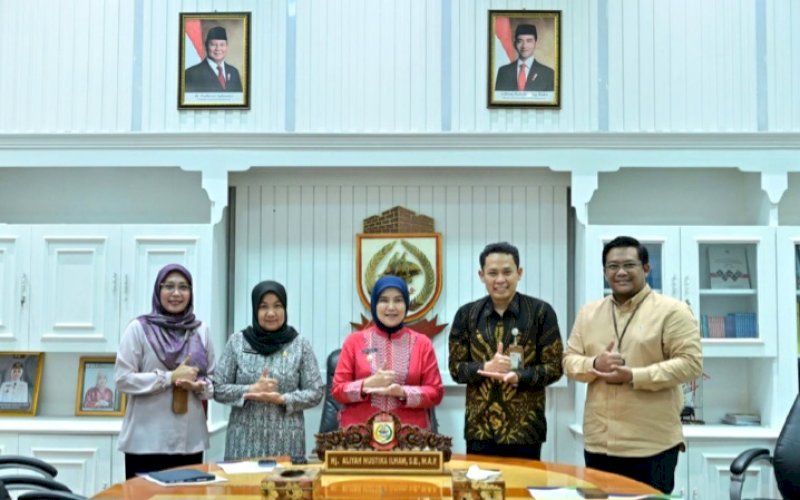 AUDIENSI. Wakil Wali Kota Makassar, Aliyah Mustika Ilham, menerima audiensi jajaran BPJS Kesehatan Cabang Makassar di Ruang Rapat Wakil Wali Kota Makassar, Jumat (6/3/2026). foto: istimewa
