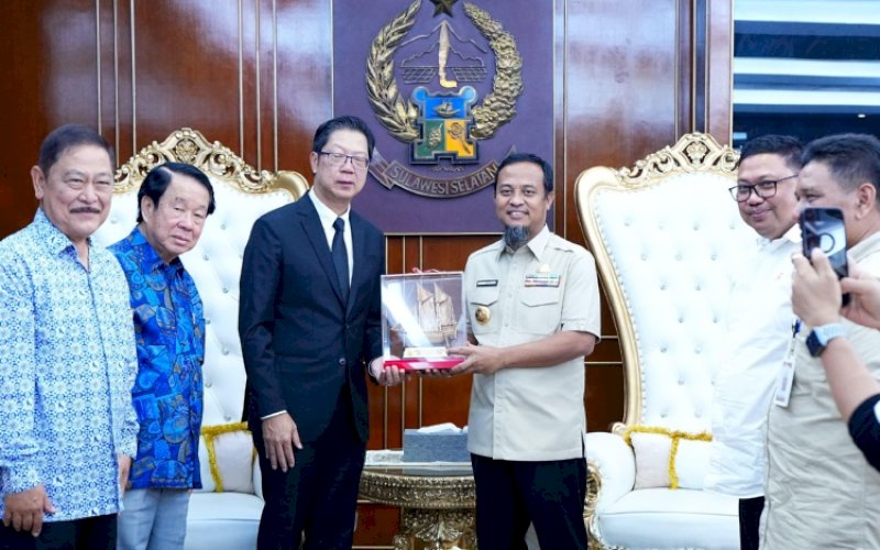 PERTEMUAN. Gubernur Sulsel Andi Sudirman Sulaiman menyambut kunjungan kehormatan Duta Besar Kerajaan Thailand Prapan Disyatat di Kantor Gubernur Sulsel, Selasa (3/3/2026). foto: istimewa 