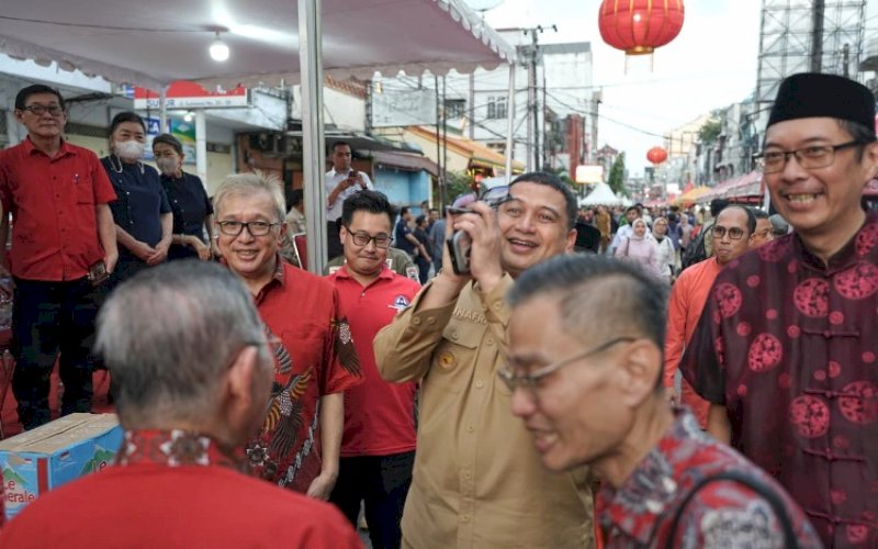 BUKA PUASA. Wali Kota Makassar, Munafri Arifuddin, menghadiri buka puasa bersama dalam rangka Festival Cap Go Meh Zou-Zou Makassar, yang diselenggarakan DPD Walubi Sulsel di Jl Sulawesi, Kota Makassar, Selasa (3/3/2026). foto: istimewa