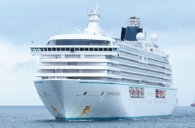SPJM Sambut Kedatangan Kapal Pesiar Crystal Serenity di Makassar