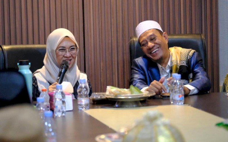 SILATURAHMI. Bupati Gowa Sitti Husniah Talenrang menemui Ketua Pimpinan Daerah Muhammadiyah Gowa Ardan Ilyas di Pusat Dakwah Muhammadiyah (Pusdam) Gowa, Jumat (27/3/2026). foto: istimewa