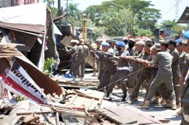 Pemkot Makassar Tertibkan PKL di Ujung Tanah, Utamakan Dialog dan Solusi