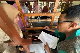 Dekranasda Bulukumba Tingkatkan Daya Saing Perajin Tenun Bira Melalui Pelatihan Desain