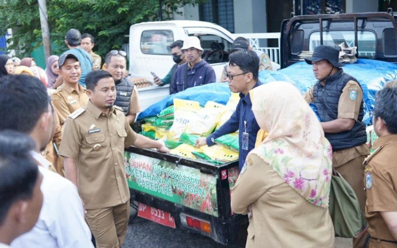 Pasar Murah Ramadan, Tasming Hamid Distribusi 1.000 Paket Sembako untuk Warga