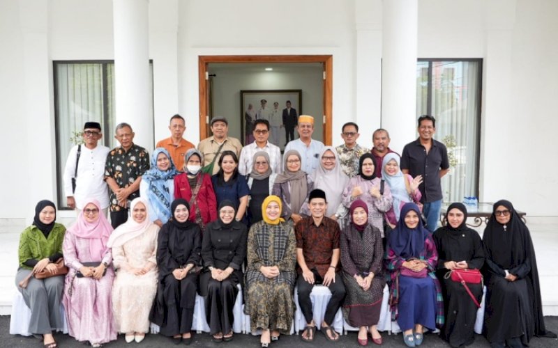 HALALABIHALAL. Wakil Wali Kota Makassar, Aliyah Mustika Ilham, menggelar kegiatan halalbihalal bersama pengurus Association of The Indonesian Tours and Travel Agencies (ASITA) Sulsel di Rumah Jabatan Wakil Wali Kota Makassar, Sabtu (4/4/2026). foto: istimewa