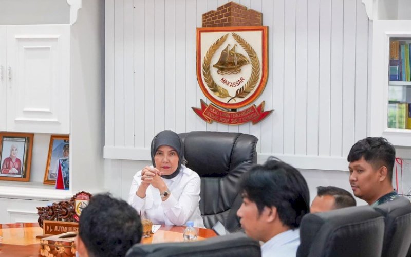 PERTEMUAN. Wakil Wali Kota Makassar, Aliyah Mustika Ilham, menerima audiensi pengurus Komunitas Balance Bike Makassar di Ruang Rapat Wakil Wali Kota, Kantor Wali Kota Makassar, Rabu (1/4/2026). foto: istimewa