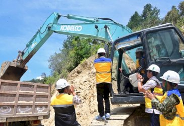 Andi Sudirman Sulaiman Groundbreaking Jalan Sabbang-Tallang-Sae, Akses Menuju Seko Terus Dikebut