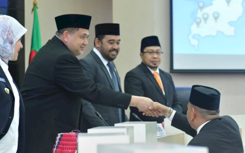 RAPAT PARIPURNA. Wali Kota Makassar, Munafri Arifuddin, menghadiri dalam Rapat Paripurna Pengumuman Masa Persidangan Kedua Tahun Sidang 2025/2026, yang dirangkaikan dengan agenda penyampaian laporan hasil pelaksanaan reses DPRD Kota Makassar di Ruang Sipakatau, Kantor Wali Kota Makassar, Senin (20/4/2026). foto: istimewa