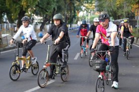 Munafri Arifuddin Gowes Bareng SKPD Tinjau Jumat Bersih di Dua Kecamatan