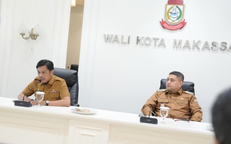 Munafri Arifuddin (kanan) didampingi Firman Hamid Pagarra. foto: istimewa