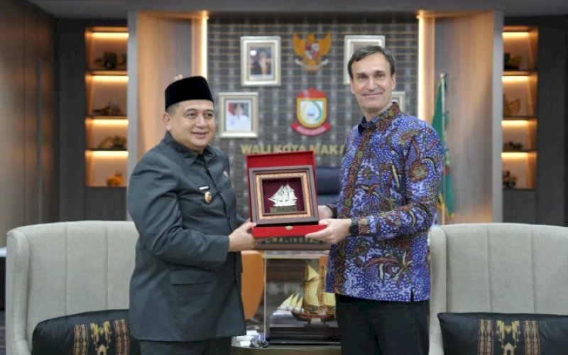 PERTEMUAN. Duta Besar Finlandia untuk Indonesia Pekka Kaihilahti melakukan kunjungan ke Balai Kota Makassar bertemu langsung Wali Kota Makassar Munafri Arifuddin, Rabu (15/4/2026). foto: istimewa
