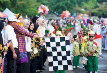 Bunda PAUD Bantaeng Lepas Ratusan Peserta Karnaval Hardiknas 2026