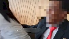 Kelakuan Bejat Diduga Oknum Anggota DPRD di Sulsel Hendak Bermesraan dengan Wanita Muda