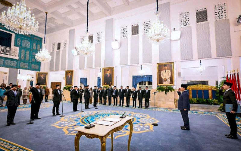 PELANTIKAN. Presiden Prabowo Subianto secara resmi melantik menteri dan wakil menteri negara Kabinet Merah Putih dalam sisa masa jabatan periode tahun 2024-2029 di Istana Negara, Jakarta, Senin (27/4/2026). foto: istimewa