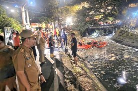 Munafri Arifuddin Gercep Tangani Aduan Warga, Sampah di Kanal Karuwisi Bersih Kurang dari Satu Jam